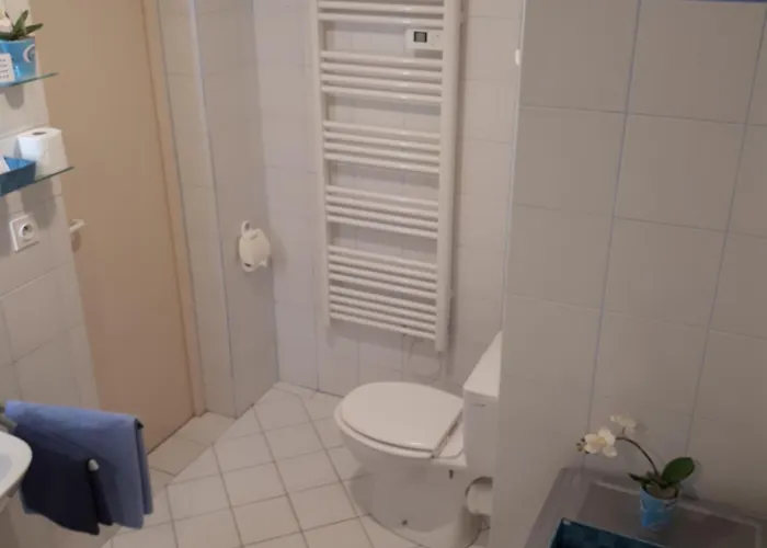 U Paradisu Oda ve Kahvaltı 3*